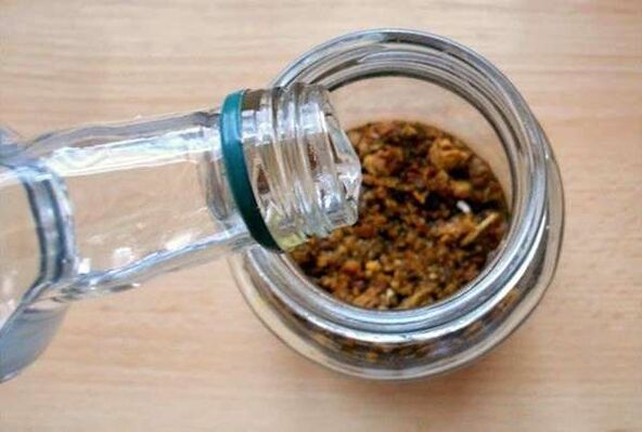 Preparation of propolis healing infusion to increase potency